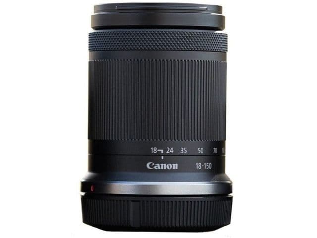 High-Resolution 32.5MP APS-C CMOS Sensor