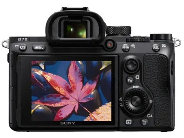 2.95" TFT touch-screen monitor